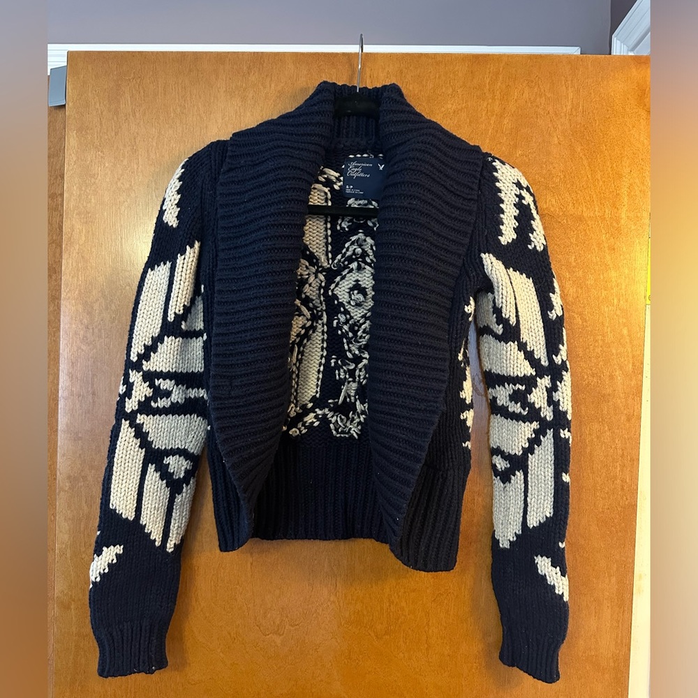 American Eagle cropped sweater shall cardigan